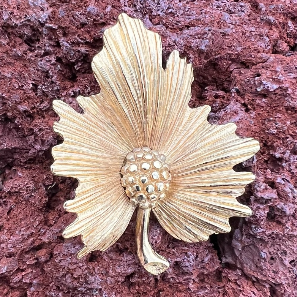 - Vintage Monet Gold Leaf Brooch! EUC!